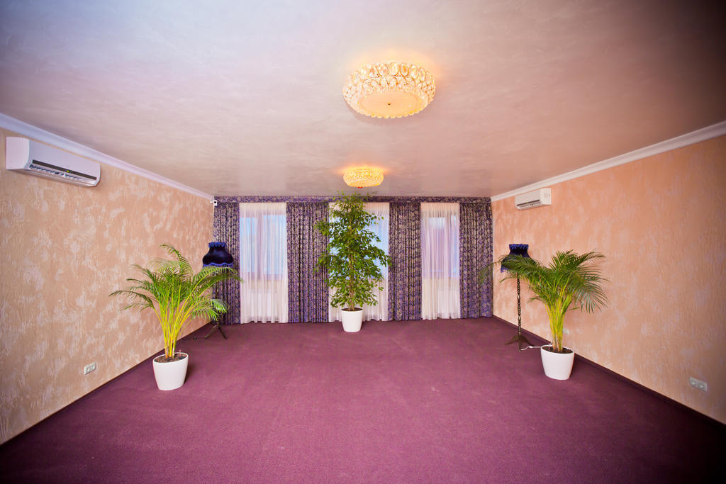 Grand Sport Hotel Brovary Bilik gambar