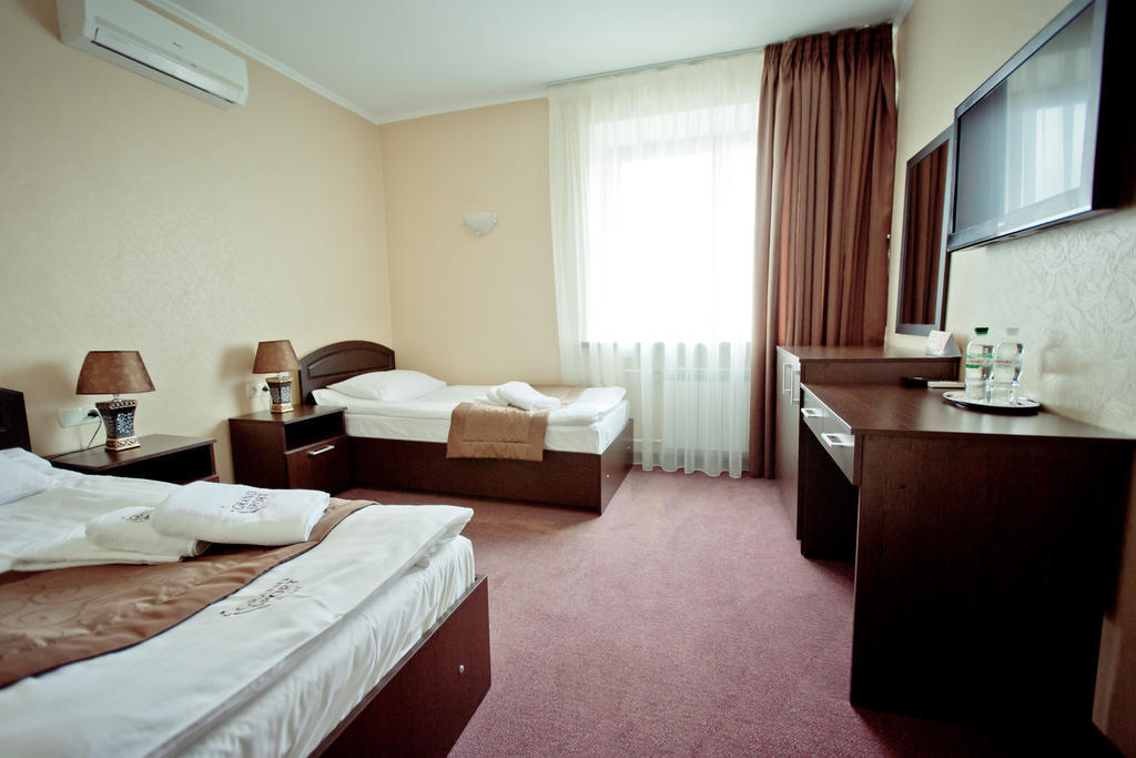Grand Sport Hotel Brovary Bilik gambar
