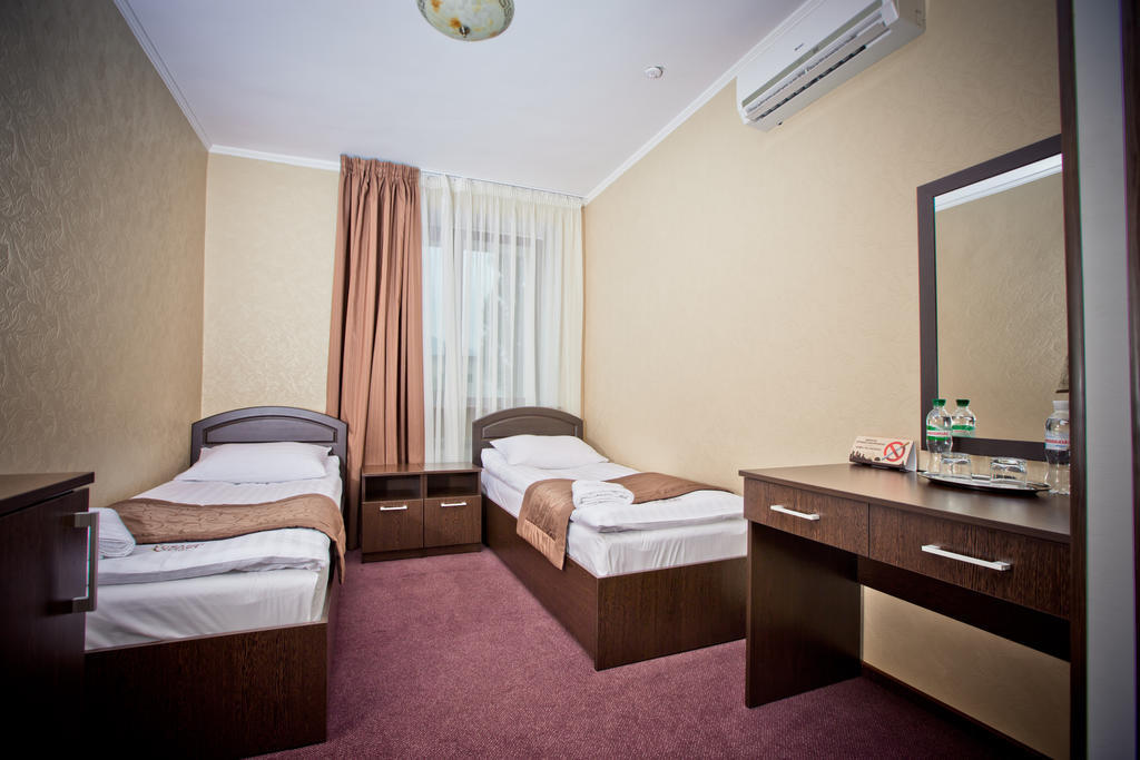 Grand Sport Hotel Brovary Bilik gambar